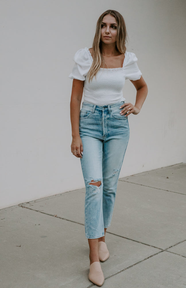 
            
                Load image into Gallery viewer, Avery Boyfriend Jeans
            
        