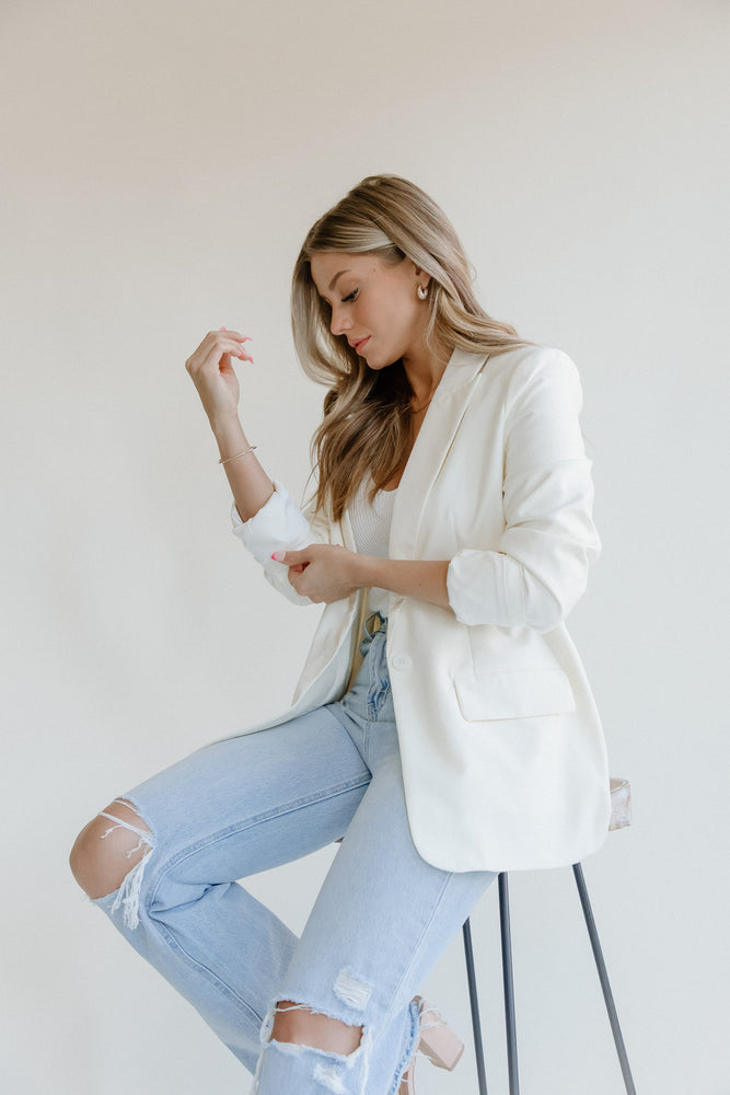 
            
                Load image into Gallery viewer, AUGUST APPAREL - Becca Classic Blazer
            
        